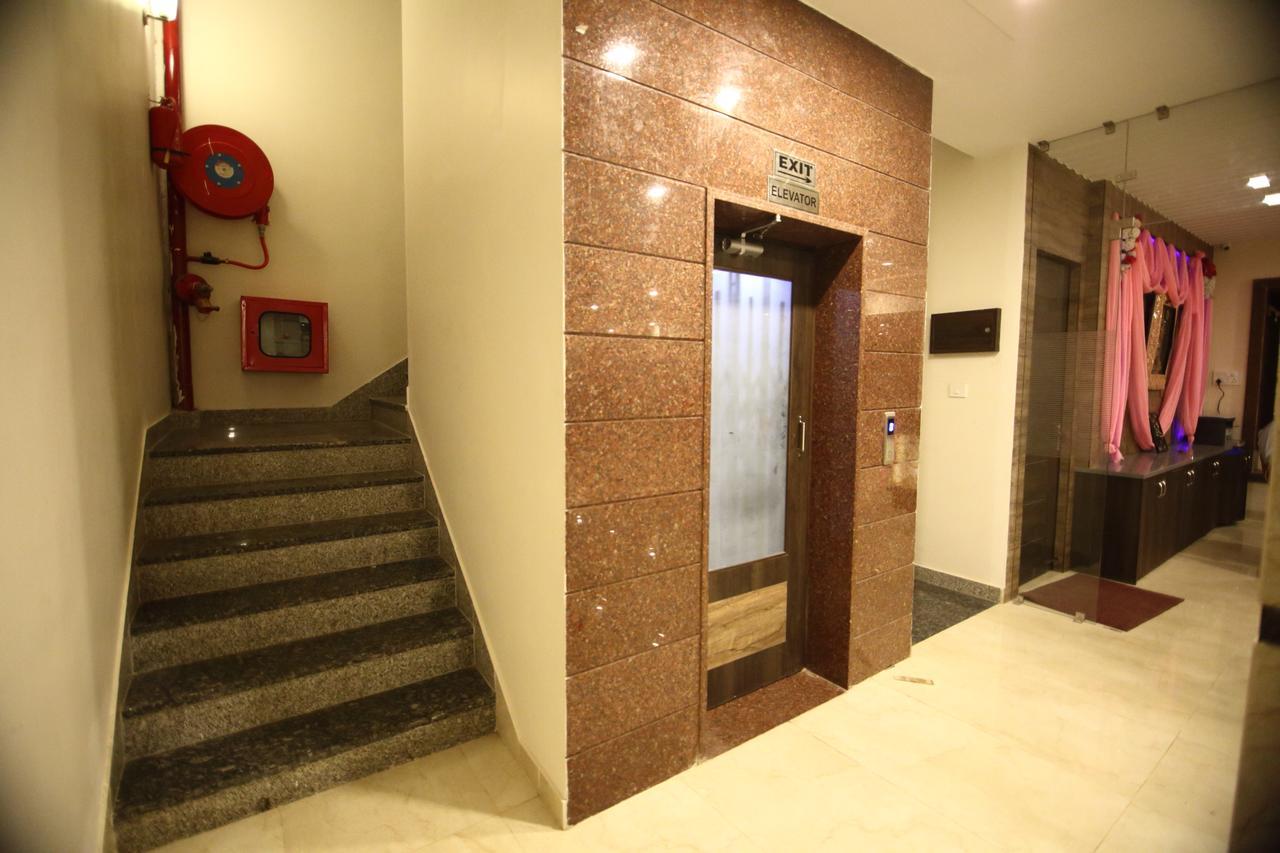 Regal Hotel And Restaurant 马图拉 外观 照片